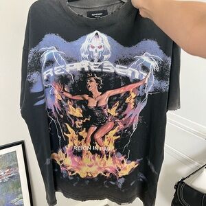 Represent graphic t shirt